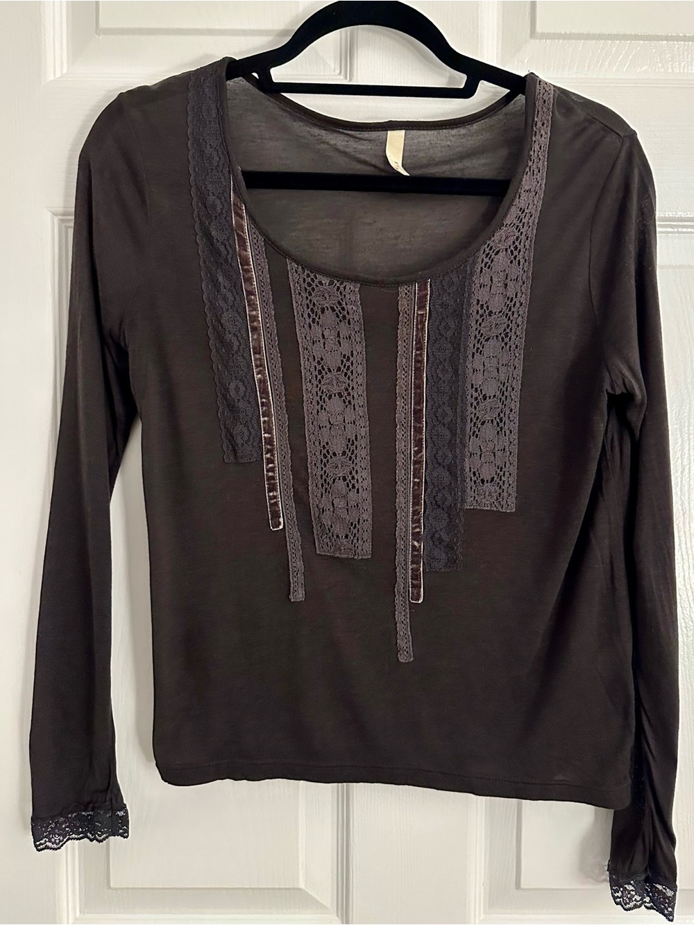Ray Cassin knit top with crochet and velvet trim detail